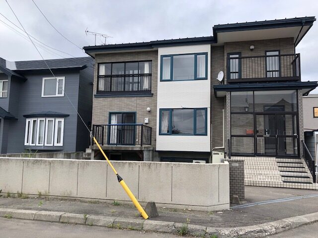 住み継ぐために実家を整える。 ― 駐車スペース造成と内外装修繕で安心して活用できる住まいへ ―【帯広・十勝】ホーム創建